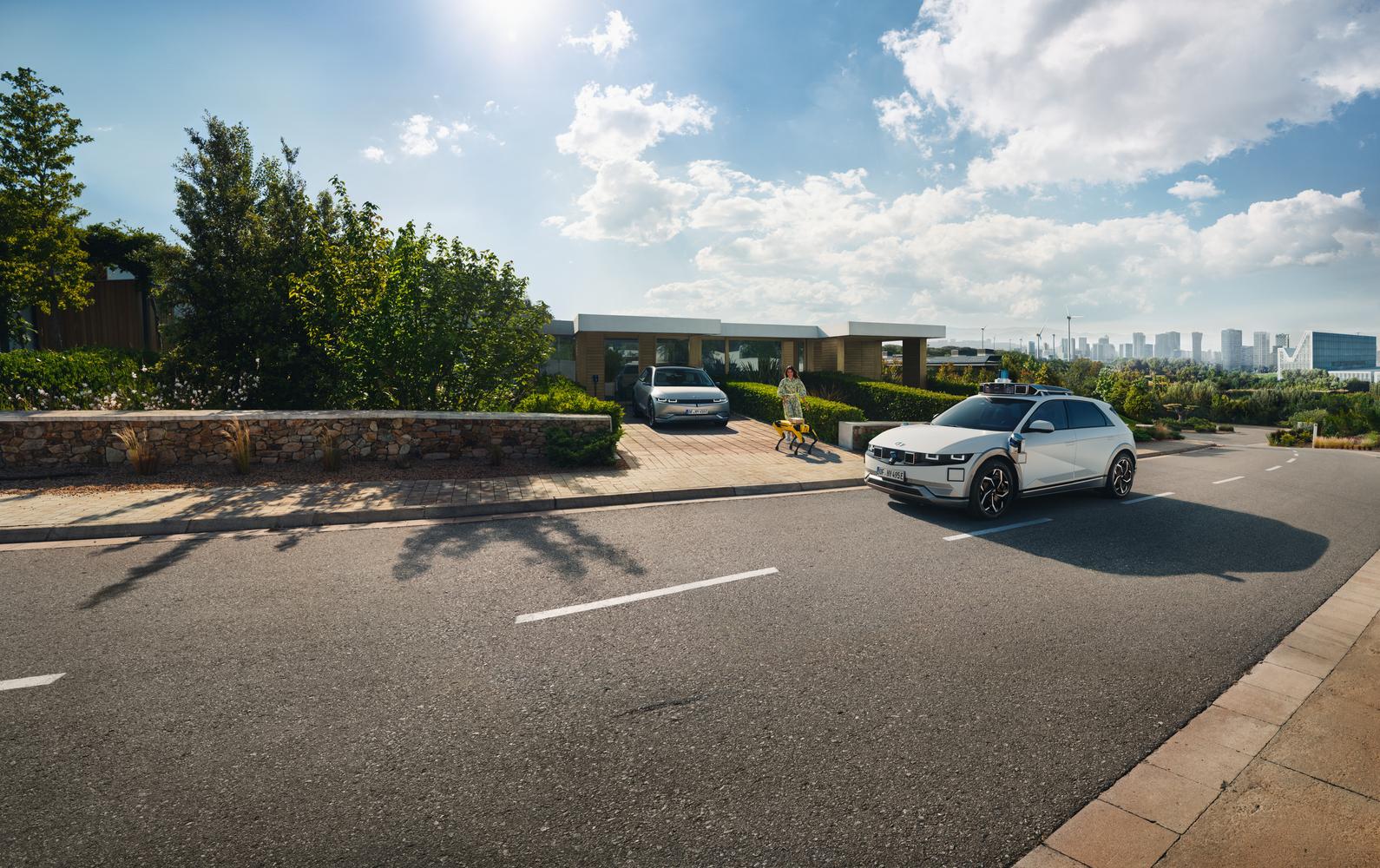 Shot02_HYUNDAI_BRAND2022_small